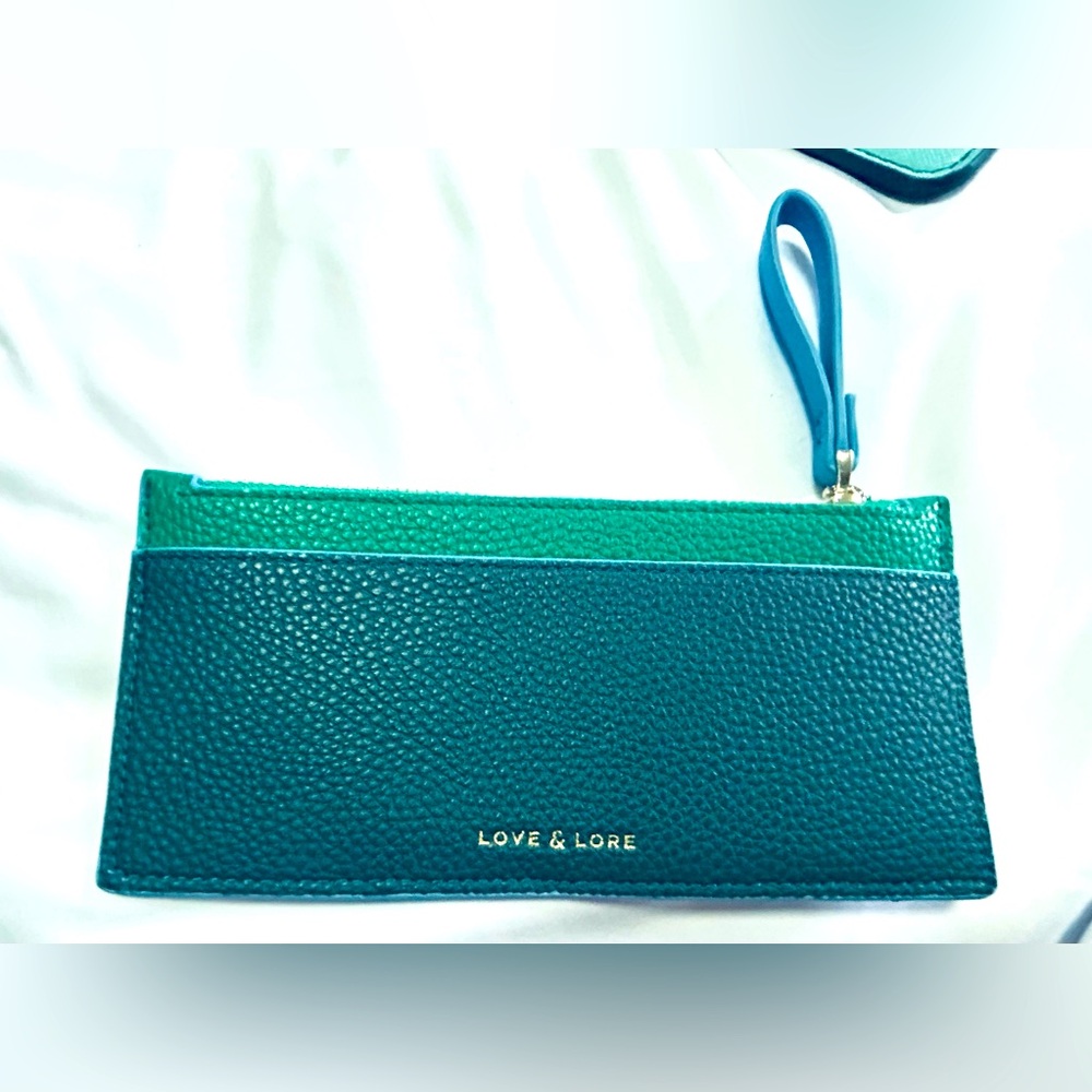 Green Wristlet Clutch - Picture 1 of 3